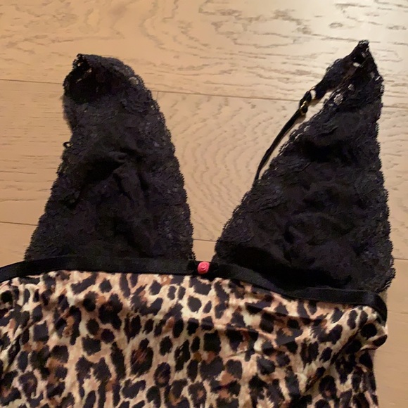 VS leopard and lace nitey - Picture 3 of 5